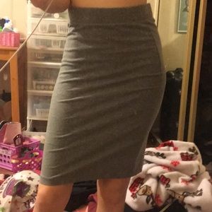 gray pencil skirt